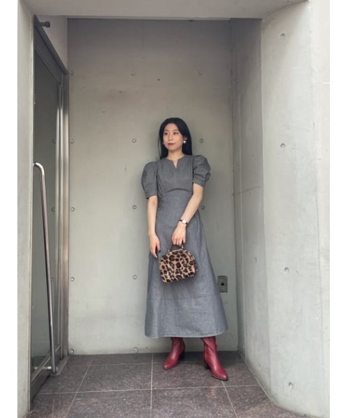 MOUSSY(マウジー)の「SIDE LACE UP ドレス(ワンピース・レディース・オレンジ/ライトブラック/ブルー・2/1)」の4枚目の写真