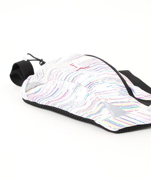 PUMA（プーマ）の「PUMA プーマ ユニセックス PR クラッシック ランニング ウエスト バッグ 0.8L（ボディバッグ/ウエストポーチ・メンズ・ホワイト系その他・フリー）」の2枚目の写真