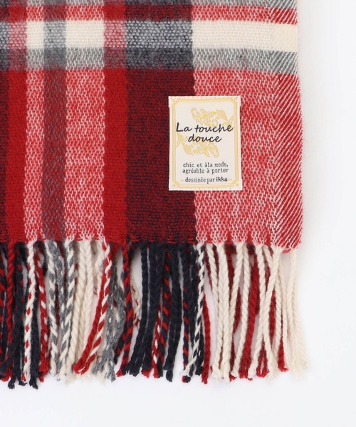 ikka（イッカ）の「抗菌加工マルチチェックマフラー（マフラー・レディース・キャメル/レッド/イエロー/グレー/ブラック/ブルー・FREE）」の9枚目の写真