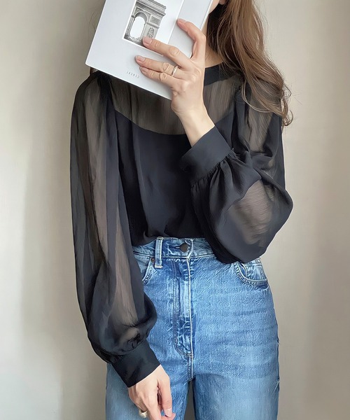 JUNOAH（ジュノア）の「バルーンスリーブシアーブラウス（シャツ/ブラウス・レディース・ホワイト/ブラック/ベージュ/モカ/ピンクベージュ/グリーン系その他/ブルー/テラコッタ/カーキ/グレー/ネイビー・MEDIUM/LARGE/X-LARGE/SMALL）」の13枚目の写真