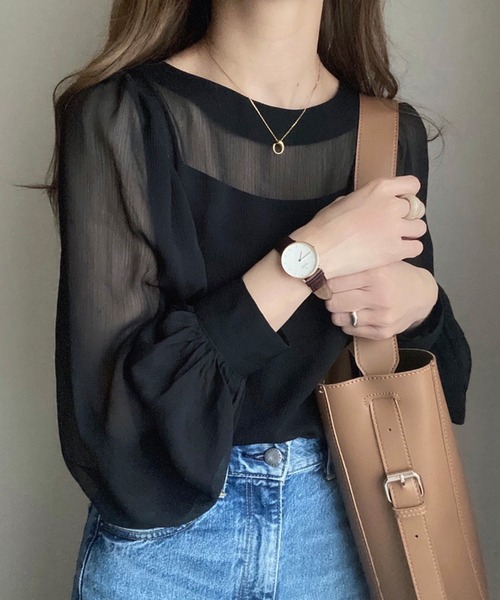 JUNOAH（ジュノア）の「バルーンスリーブシアーブラウス（シャツ/ブラウス・レディース・ホワイト/ブラック/ベージュ/モカ/ピンクベージュ/グリーン系その他/ブルー/テラコッタ/カーキ/グレー/ネイビー・MEDIUM/LARGE/X-LARGE/SMALL）」の14枚目の写真