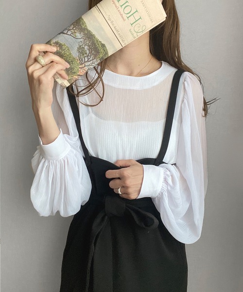 JUNOAH（ジュノア）の「バルーンスリーブシアーブラウス（シャツ/ブラウス・レディース・ホワイト/ブラック/ベージュ/モカ/ピンクベージュ/グリーン系その他/ブルー/テラコッタ/カーキ/グレー/ネイビー・MEDIUM/LARGE/X-LARGE/SMALL）」の17枚目の写真