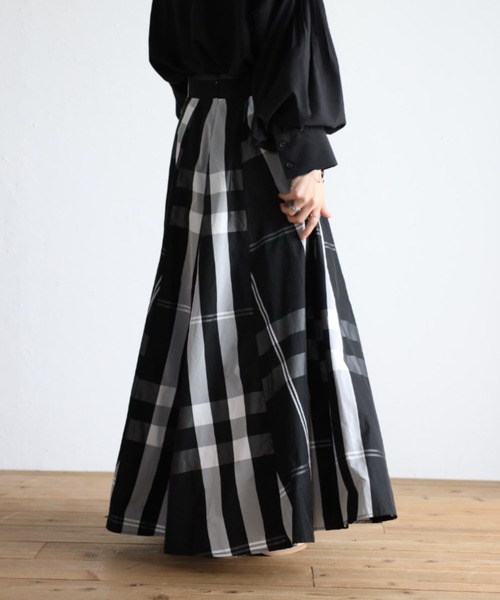 sakishimatokyo（サキシマトーキョー）の「ボリュームマキシスカート/タフタスカート（スカート・レディース・ホワイト/ネイビー/ブラック/ブルー/オレンジ/グリーン/キャメル・FREE/S）」の9枚目の写真
