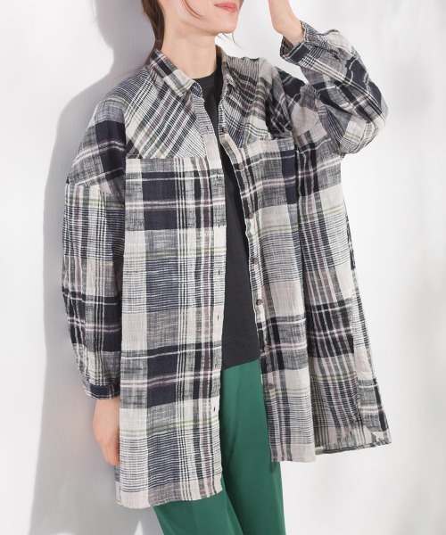 OMNES(オムネス)の「スラブコットンチェックオーバーシャツ(シャツ/ブラウス・レディース・ブラック/ネイビー/イエロー・FREE)」の1枚目の写真