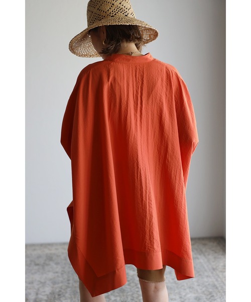 Bonjour Sagan(ボンジュールサガン)の「スクエアシャツポンチョ(シャツ/ブラウス・レディース・オフホワイト/オレンジ/ベージュ/ライトブルー/ブラック・FREE)」の21枚目の写真