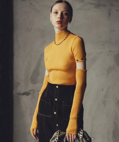 Cheek（チーク）の「アームウォーマー付きリブニット（ニット/セーター・レディース・カーキ/イエロー/オレンジ/モカ/チャコールグレー/ベージュ・MEDIUM）」の9枚目の写真