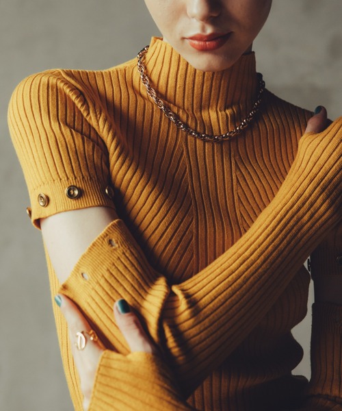 Cheek（チーク）の「アームウォーマー付きリブニット（ニット/セーター・レディース・カーキ/イエロー/オレンジ/モカ/チャコールグレー/ベージュ・MEDIUM）」の13枚目の写真