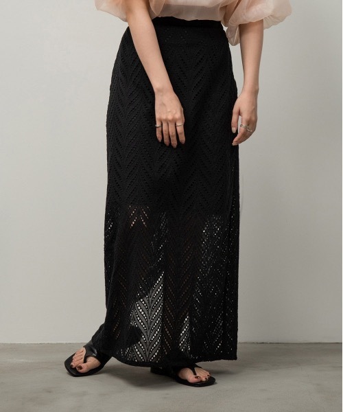 lawgy(ラウジー)の「cut work lace skirt(スカート・レディース・ホワイト/ブラック・FREE)」の2枚目の写真