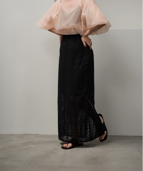 lawgy(ラウジー)の「cut work lace skirt(スカート・レディース・ホワイト/ブラック・FREE)」の4枚目の写真