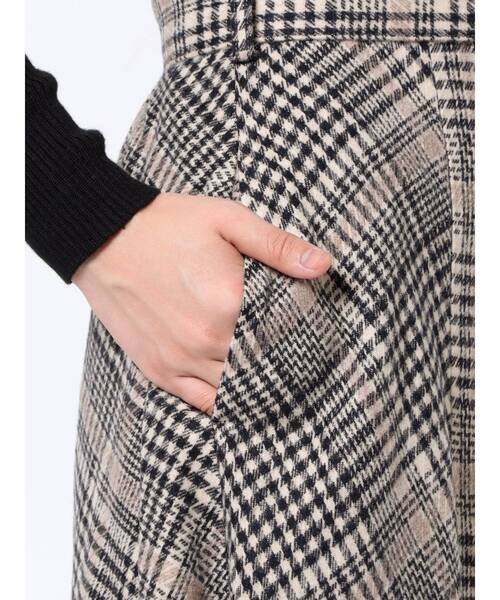 LAGUNAMOON(ラグナムーン)の「チェックベルトフレアースカート(スカート・レディース・ブラック/カーキ・SMALL/MEDIUM)」の8枚目の写真