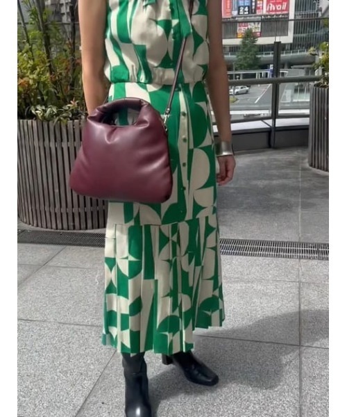 SLY(スライ)の「GEOMETRIC PLEATS OP ジオメトリック シャツ プリーツ ワンピース(シャツワンピース・レディース・ブラウン系その他2/グリーン系その他2・1/2)」の12枚目の写真