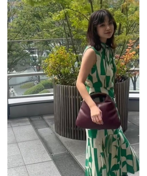 SLY(スライ)の「GEOMETRIC PLEATS OP ジオメトリック シャツ プリーツ ワンピース(シャツワンピース・レディース・ブラウン系その他2/グリーン系その他2・1/2)」の13枚目の写真