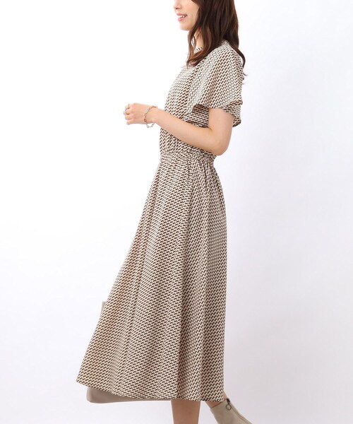 DRESKIP（ドレスキップ）の「◆フレアスリーブ幾何柄ワンピース（ワンピース・レディース・グリーン系その他2/ブラック系/ベージュ系その他3・03/02/04）」の4枚目の写真