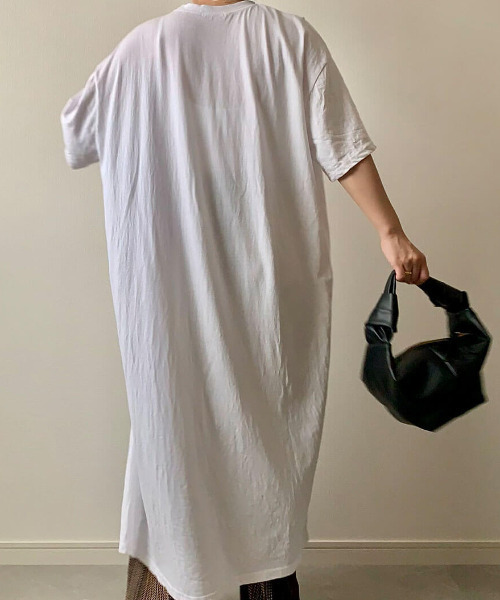 ISOOK（アイスー）の「Slit T-shirt one-piece / スリットTシャツワンピース（mi select）（ワンピース・レディース・ホワイト/ブラック・FREE）」の5枚目の写真