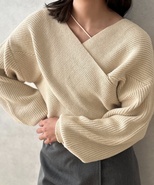 apres jour clair(アプレジュールクレア)の「【apres jour clair】クロスデザインニット【ZOZOTOWN限定アイテム】(ニット/セーター・レディース・アイボリー/ベージュ/ブラウン系その他/ブルー・X-LARGE/フリー)」の5枚目の写真