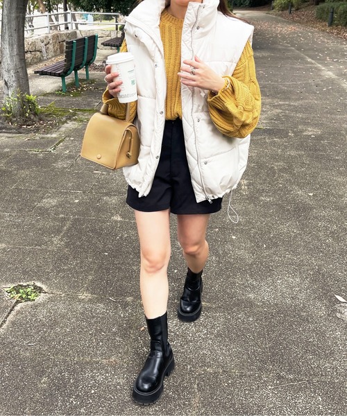 apres jour（アプレジュール）の「ハイネックダウンライクベスト【ZOZOTOWN限定アイテム】（ダウンベスト・レディース・アイボリー/ブラック・フリー/X-LARGE）」の6枚目の写真