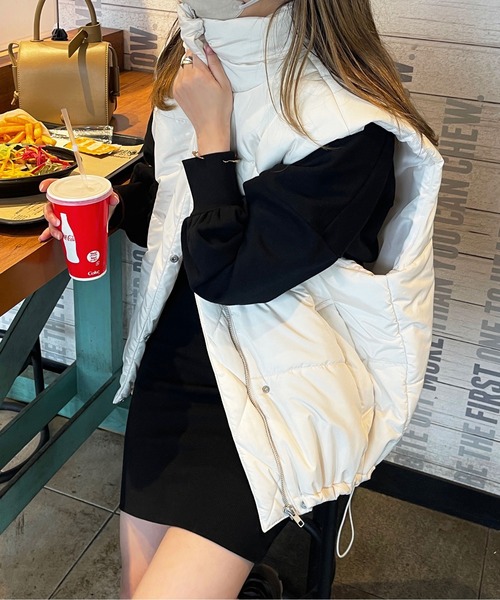 apres jour（アプレジュール）の「ハイネックダウンライクベスト【ZOZOTOWN限定アイテム】（ダウンベスト・レディース・アイボリー/ブラック・フリー/X-LARGE）」の14枚目の写真