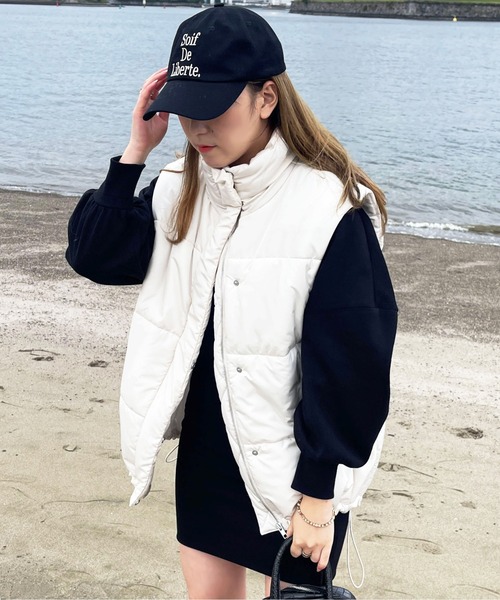 apres jour（アプレジュール）の「ハイネックダウンライクベスト【ZOZOTOWN限定アイテム】（ダウンベスト・レディース・アイボリー/ブラック・フリー/X-LARGE）」の17枚目の写真