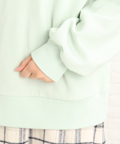 PINK-latte（ピンクラテ）の「◆【130cmサイズあり】着回しバツグン！あったか裏起毛バックラウンドスウェット（スウェット・キッズ・ピンク系/ライトグリーン/チャコールグレー/ライトブルー/オフホワイト・15 /16/13/14）」の18枚目の写真