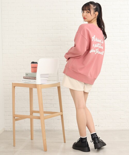 PINK-latte（ピンクラテ）の「◆【130cmサイズあり】着回しバツグン！あったか裏起毛バックラウンドスウェット（スウェット・キッズ・ピンク系/ライトグリーン/チャコールグレー/ライトブルー/オフホワイト・15 /16/13/14）」の16枚目の写真