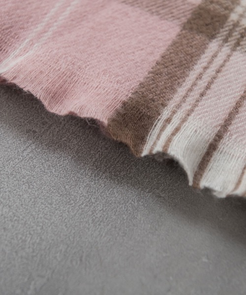 ketty（ケティ）の「タータンチェックストール（マフラー・レディース・ブラウン系その他/ピンク系その他/ブルー系その他/ダークネイビー/グレー系その他/ダークベージュ・FREE）」の13枚目の写真