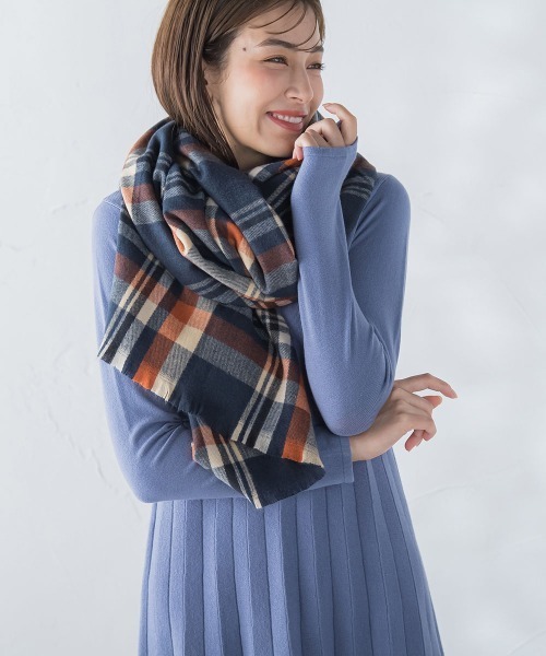 ketty（ケティ）の「タータンチェックストール（マフラー・レディース・ブラウン系その他/ピンク系その他/ブルー系その他/ダークネイビー/グレー系その他/ダークベージュ・FREE）」の18枚目の写真