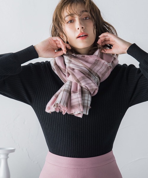 ketty（ケティ）の「タータンチェックストール（マフラー・レディース・ブラウン系その他/ピンク系その他/ブルー系その他/ダークネイビー/グレー系その他/ダークベージュ・FREE）」の14枚目の写真