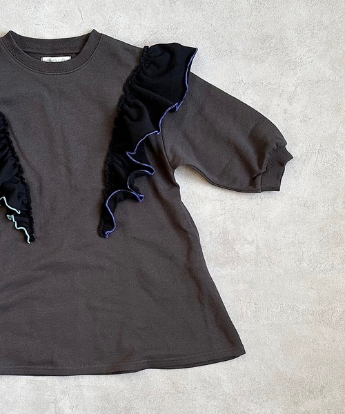 CALMIA（カルミア）の「ウラケクレイジーメローフリルワンピース（90～150cm）（ワンピース・キッズ・チャコール/レッド/オフホワイト・90/100/110/120/130/140/150）」の9枚目の写真