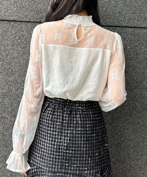 INGNI(イング)の「キャンディー袖ハイネックレーストップス(その他トップス・レディース・ブラック/オフホワイト・M)」の11枚目の写真