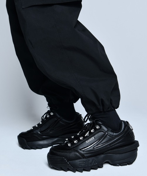 FILA（フィラ）の「【コラボ】フィラ × アドラー ディスラプター2 EXP / FILA × ADRER DISRUPTOR II EXP（スニーカー・メンズ・ブラック/ホワイト・22.5cm/23.0cm/23.5cm/24.0cm/24.5cm/25.0cm/26.0cm/27.0cm/27.5cm/28.0cm/28.5cm/25.5cm/26.5cm）」の4枚目の写真