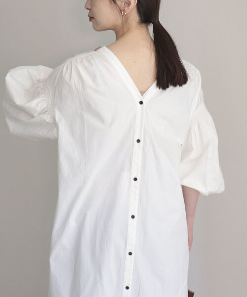 fredy emue（フレディエミュ）の「2WAYレースアップワンピース（ワンピース・レディース・オフホワイト/サックスブルー/ブラック・38）」の4枚目の写真