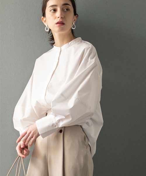 OPAQUE.CLIP（オペークドットクリップ）の「◆バンドカラーボリュームスリーブシャツブラウス【UVケア/イージーケア】（シャツ/ブラウス・レディース・ベージュ系2/ブルー系5/ブラック/ブルー系7/オフホワイト/ホワイト系5・38/36/40/42）」の7枚目の写真