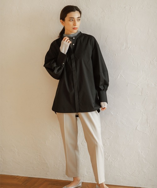 OPAQUE.CLIP（オペークドットクリップ）の「◆バンドカラーボリュームスリーブシャツブラウス【UVケア/イージーケア】（シャツ/ブラウス・レディース・ベージュ系2/ブルー系5/ブラック/ブルー系7/オフホワイト/ホワイト系5・38/36/40/42）」の20枚目の写真