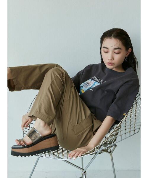 Mark Gonzales（マーク・ゴンザレス）の「MURUA×(What it isNt)ART BY MARK GONZALES フロントフォトTシャツ（Tシャツ/カットソー・レディース・ホワイト/ダークグレー・FREE）」の12枚目の写真