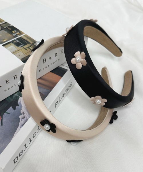apres jour(アプレジュール)の「【apres jour×ARIAZ】配色フラワーカチューシャ(カチューシャ・レディース・ブラック/グレイッシュベージュ・FREE)」の4枚目の写真