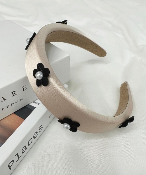 apres jour(アプレジュール)の「【apres jour×ARIAZ】配色フラワーカチューシャ(カチューシャ・レディース・ブラック/グレイッシュベージュ・FREE)」の5枚目の写真
