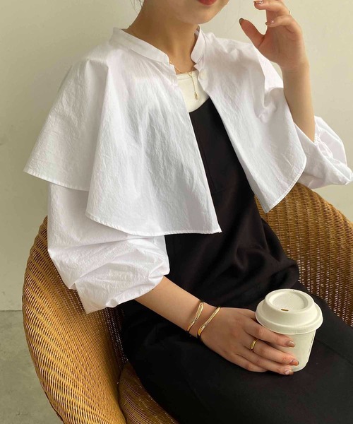 CAPRICIEUX LE'MAGE（カプリシューレマージュ）の「ケープ襟ボレロシャツ（シャツ/ブラウス・レディース・ホワイト/ブラック/ベージュ・FREE）」の2枚目の写真