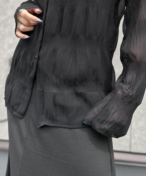 LVEU.(ラブユ.)の「【ZOZOTOWN限定】Shirring sheer shirt / シャーリングシアーシャツ(シャツ/ブラウス・レディース・ブラック/アイボリー・FREE)」の5枚目の写真