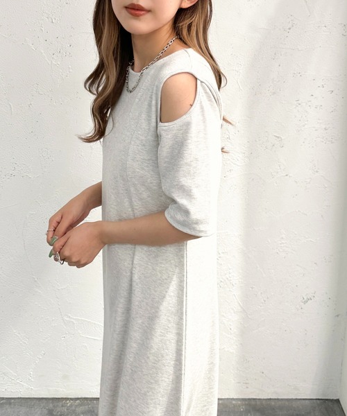 apres jour mignon（アプレジュールミニョン）の「オープンショルダーフレアリブワンピース【ZOZOTOWN限定アイテム】（ワンピース・レディース・ナチュラル/ブラック・MEDIUM/SMALL/X-LARGE）」の13枚目の写真