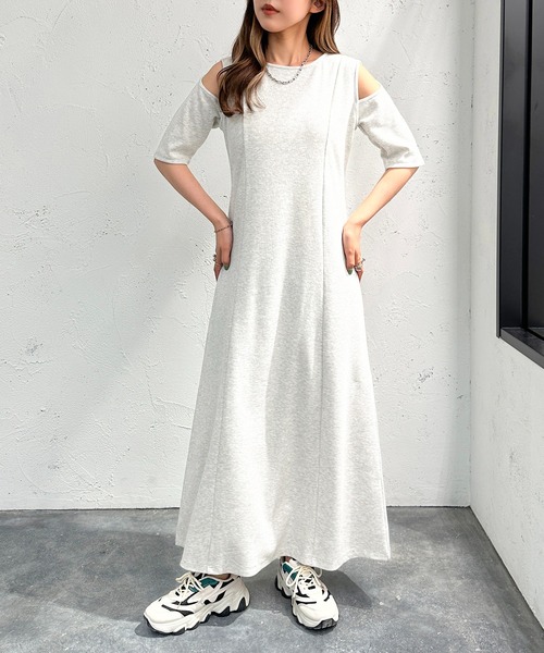 apres jour mignon（アプレジュールミニョン）の「オープンショルダーフレアリブワンピース【ZOZOTOWN限定アイテム】（ワンピース・レディース・ナチュラル/ブラック・MEDIUM/SMALL/X-LARGE）」の14枚目の写真