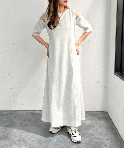 apres jour mignon（アプレジュールミニョン）の「オープンショルダーフレアリブワンピース【ZOZOTOWN限定アイテム】（ワンピース・レディース・ナチュラル/ブラック・MEDIUM/SMALL/X-LARGE）」の15枚目の写真