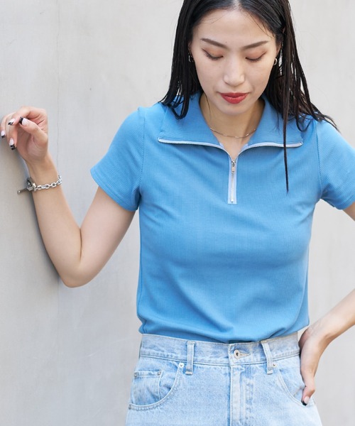 COLONY 2139(コロニートゥーワンスリーナイン)の「WEB・一部店舗限定 / ハーフジップリブTシャツ(Tシャツ/カットソー・レディース・オフホワイト/ブラック/サックスブルー・FREE)」の3枚目の写真