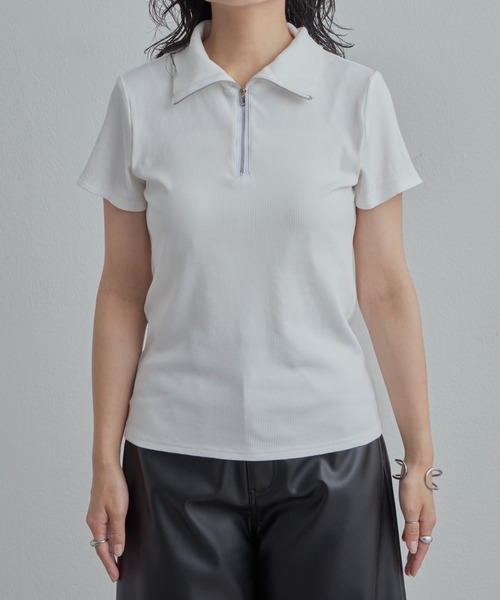 COLONY 2139(コロニートゥーワンスリーナイン)の「WEB・一部店舗限定 / ハーフジップリブTシャツ(Tシャツ/カットソー・レディース・オフホワイト/ブラック/サックスブルー・FREE)」の4枚目の写真
