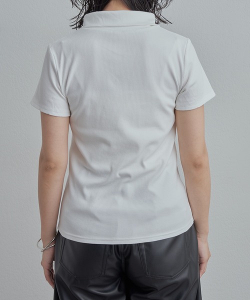 COLONY 2139(コロニートゥーワンスリーナイン)の「WEB・一部店舗限定 / ハーフジップリブTシャツ(Tシャツ/カットソー・レディース・オフホワイト/ブラック/サックスブルー・FREE)」の6枚目の写真