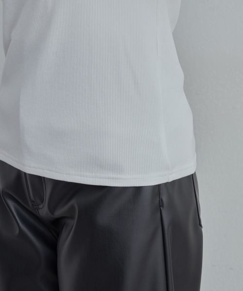 COLONY 2139(コロニートゥーワンスリーナイン)の「WEB・一部店舗限定 / ハーフジップリブTシャツ(Tシャツ/カットソー・レディース・オフホワイト/ブラック/サックスブルー・FREE)」の9枚目の写真