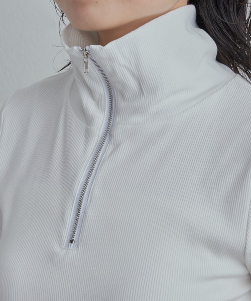 COLONY 2139(コロニートゥーワンスリーナイン)の「WEB・一部店舗限定 / ハーフジップリブTシャツ(Tシャツ/カットソー・レディース・オフホワイト/ブラック/サックスブルー・FREE)」の10枚目の写真