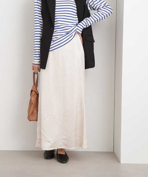 N.（N. Natural Beauty Basic）（エヌエヌナチュラルビューティーベーシック）の「クラッシュサテンスカート（スカート・レディース・ホワイト/ベージュ/ブラック・MEDIUM）」の9枚目の写真