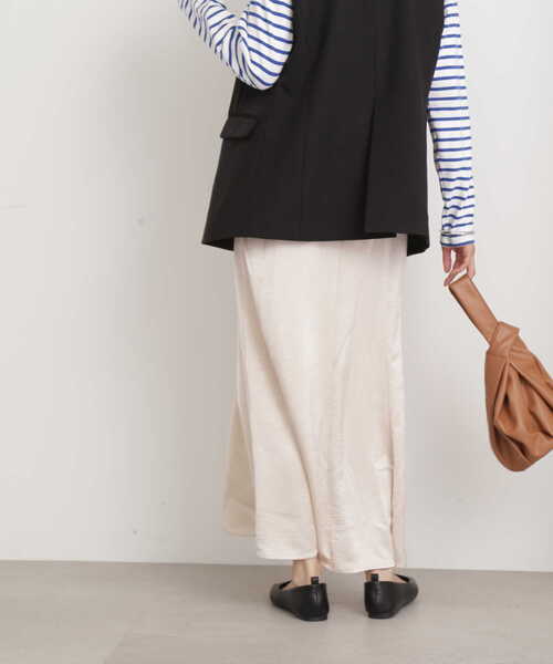 N.（N. Natural Beauty Basic）（エヌエヌナチュラルビューティーベーシック）の「クラッシュサテンスカート（スカート・レディース・ホワイト/ベージュ/ブラック・MEDIUM）」の5枚目の写真