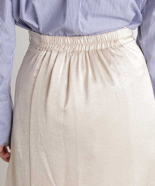 N.（N. Natural Beauty Basic）（エヌエヌナチュラルビューティーベーシック）の「クラッシュサテンスカート（スカート・レディース・ホワイト/ベージュ/ブラック・MEDIUM）」の16枚目の写真