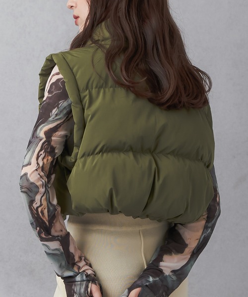 Lull（ルル）の「【Lull / ルル】 中綿ショートダウンベスト（ベスト・レディース・アイボリー/ブルー/オリーブ/ブラック/グレイッシュベージュ/スモークピンク・ONESIZE）」の21枚目の写真